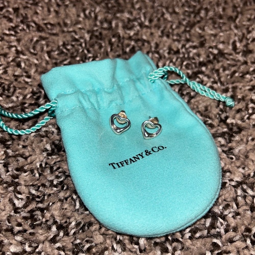Tiffany & Co. Elsa Peretti Silver Heart Studs PREOWNED GREAT CONDITION